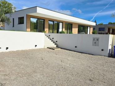 RIJETKOST NA TRŽIŠTU Labin villa s 2 stana i bazenom
