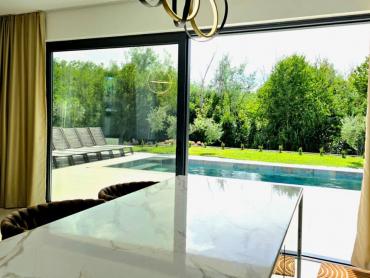 RIJETKOST NA TRŽIŠTU Labin villa s 2 stana i bazenom