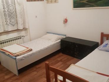 Klenovica kuća za najam radnika