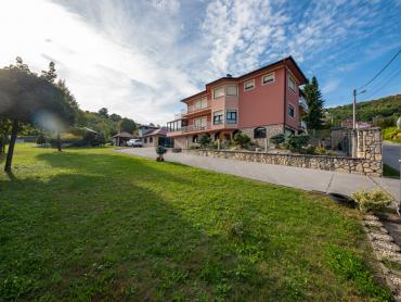 EKSKLUZIVNA VILA U PODNOŽJU MEDVEDNICE - LUKSUZ I KOMFOR NA 550m2