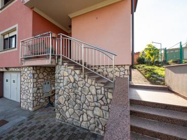 EKSKLUZIVNA VILA U PODNOŽJU MEDVEDNICE - LUKSUZ I KOMFOR NA 550m2