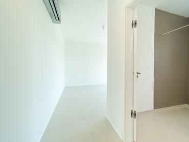 Luksuzni penthouse s privatnom prostranom krovnom terasom i prekrasnim pogledom na more, Barbat.