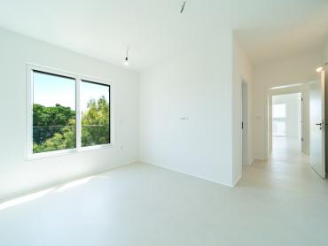 Luksuzni penthouse s privatnom prostranom krovnom terasom i prekrasnim pogledom na more, Barbat.