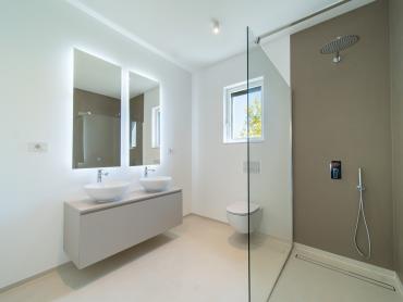 Luksuzni penthouse s privatnom prostranom krovnom terasom i prekrasnim pogledom na more, Barbat.
