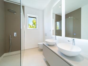 Luksuzni penthouse s privatnom prostranom krovnom terasom i prekrasnim pogledom na more, Barbat.