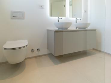 Luksuzni penthouse s privatnom prostranom krovnom terasom i prekrasnim pogledom na more, Barbat.