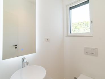 Luksuzni penthouse s privatnom prostranom krovnom terasom i prekrasnim pogledom na more, Barbat.