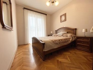 NOVIGRAD, STAN SA VRTOM NA TOP LOKACIJI