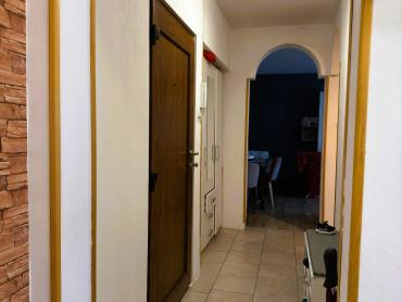 Stan od 65 m2 na Banfici na odličnoj lokaciji