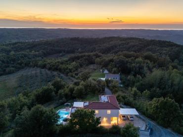 Motovun okolica, Jedinstvena nekretnina na TOP lokaciji!