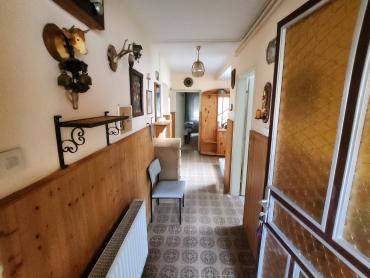 Kuća 218m² sa pomoćnim objektima u mirnom mjestu nadomak Zlatara