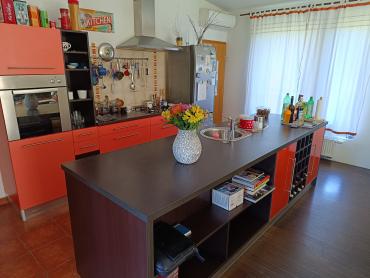 Samostojeća prizemnica 215 m2
