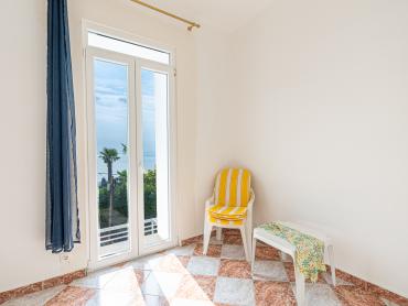 Opatija , samostojeća kuća s okućnicom