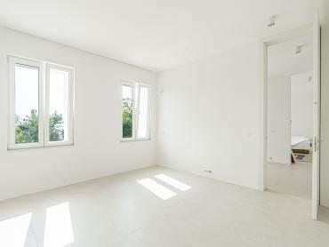 Opatija , samostojeća kuća s okućnicom