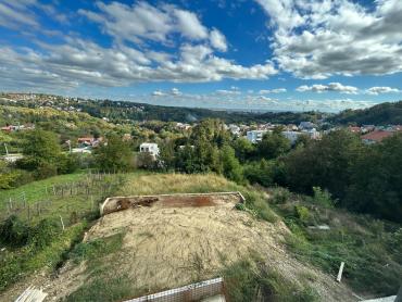 VILA SA PANORAMSKIM POGLEDOM I BAZENOM 