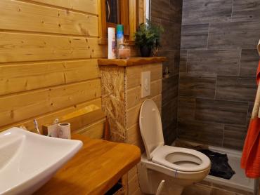 KRALJEVICA VELI DOL VIKENDICA SA OKUĆNICOM