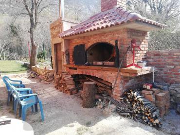 KRALJEVICA VELI DOL VIKENDICA SA OKUĆNICOM