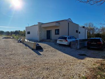 NOVA KUĆA S BAZENOM, POTPUNA PRIVATNOST - BLIZU ROVINJA