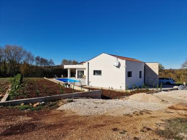 NOVA KUĆA S BAZENOM, POTPUNA PRIVATNOST - BLIZU ROVINJA