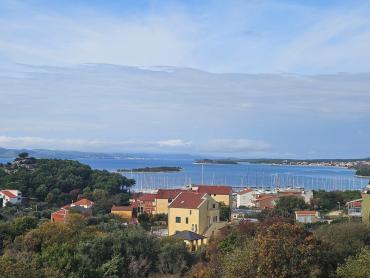 VILA SA UMIRUJUĆIM POGLEDOM