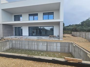 VILA SA UMIRUJUĆIM POGLEDOM