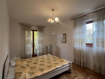 STAN SA 2 TERASE I POGLEDOM NA MORE