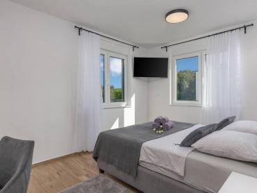 ŠIBENIK/DUBRAVA- 2 LUKSUZNE VILLE - ODLIČNA INVESTICIJA