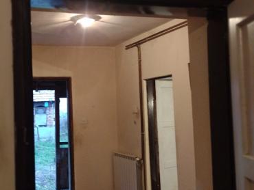 Velika gospodarska zgrada i solidna kuća