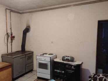 Velika gospodarska zgrada i solidna kuća