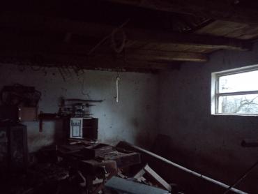 Velika gospodarska zgrada i solidna kuća
