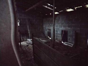 Velika gospodarska zgrada i solidna kuća