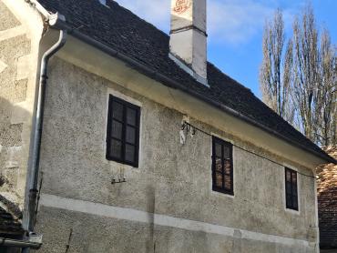 Neopisivno savršeno zemljište sa Kurijom