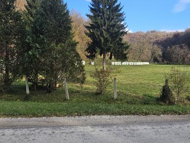 Neopisivno savršeno zemljište sa Kurijom