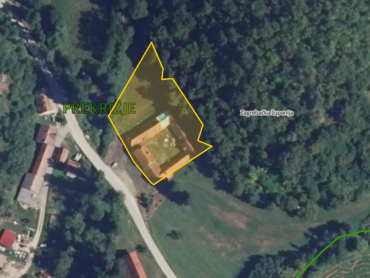 Neopisivno savršeno zemljište sa Kurijom