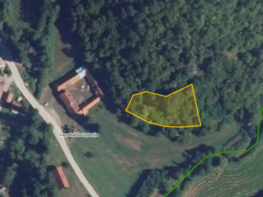 Neopisivno savršeno zemljište sa Kurijom