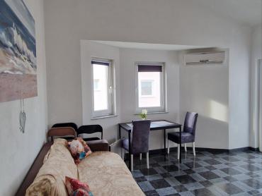 Šarmantan apartman uz obalu u Štinjanu