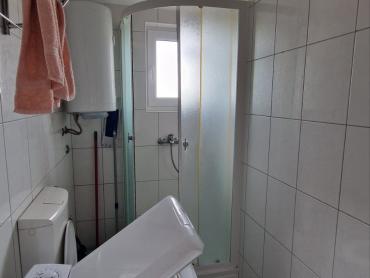 Šarmantan apartman uz obalu u Štinjanu