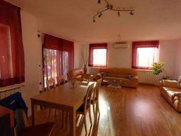 Kuća s više stanova i potencijalom za proširenje, Umag okolica