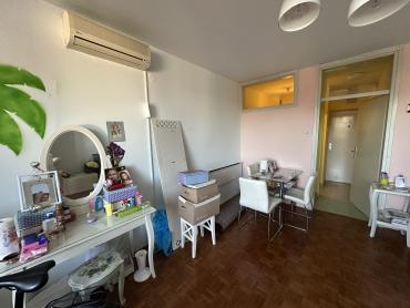 STAN U CENTRU NA SVEGA 100M OD MORA I SVIH SADRŽAJA