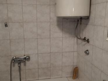 Prilika kuća na velikoj parceli Vrlika Kosore