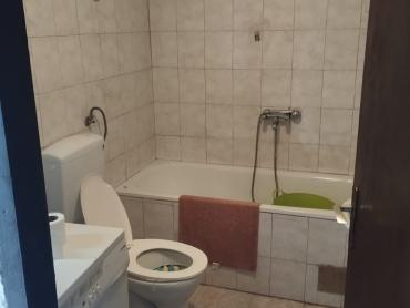 Prilika kuća na velikoj parceli Vrlika Kosore