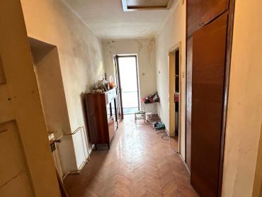 Prilika, kuća velike kvadrature za adaptaciju