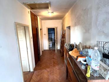Prilika, kuća velike kvadrature za adaptaciju