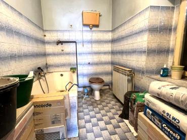 Prilika, kuća velike kvadrature za adaptaciju