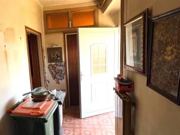 Prilika, kuća velike kvadrature za adaptaciju