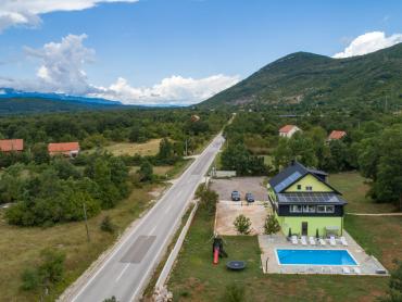 ŠTIKADA-KUĆA ZA ODMOR S BAZENOM