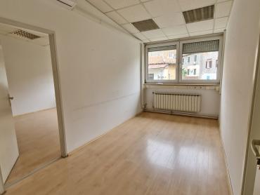 ODLIČAN, PROSTRANI  POSLOVNI PROSTOR NADOMAK CENTRA GRADA