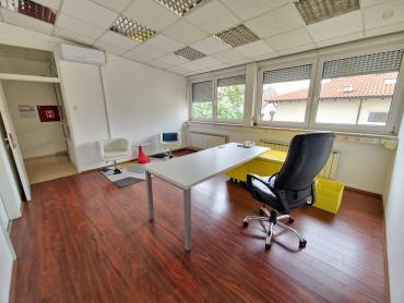 ODLIČAN, PROSTRANI  POSLOVNI PROSTOR NADOMAK CENTRA GRADA