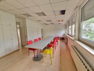 ODLIČAN, PROSTRANI  POSLOVNI PROSTOR NADOMAK CENTRA GRADA