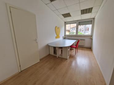 ODLIČAN, PROSTRANI  POSLOVNI PROSTOR NADOMAK CENTRA GRADA